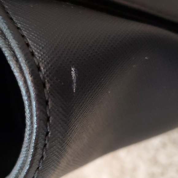 Kenneth Cole Reaction Bag - Picture 16 of 16